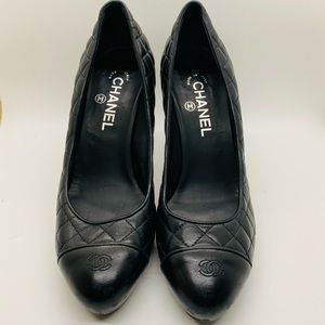 CHANEL Black Leather 4” Heels Sz 39/9. Like New.